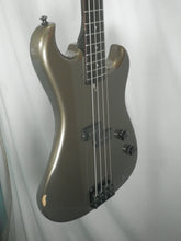 Load image into Gallery viewer, Electra Phoenix 4-string electric bass used Made in Japan

