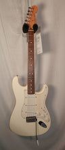 Load image into Gallery viewer, Fender Made in Mexico Stratocaster Cream electric guitar used 2005
