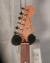 Load image into Gallery viewer, Fender Made in Mexico Stratocaster Cream electric guitar used 2005
