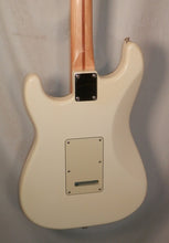 Load image into Gallery viewer, Fender Made in Mexico Stratocaster Cream electric guitar used 2005
