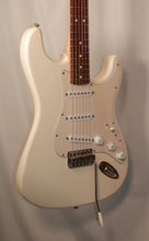 Load image into Gallery viewer, Fender Made in Mexico Stratocaster Cream electric guitar used 2005
