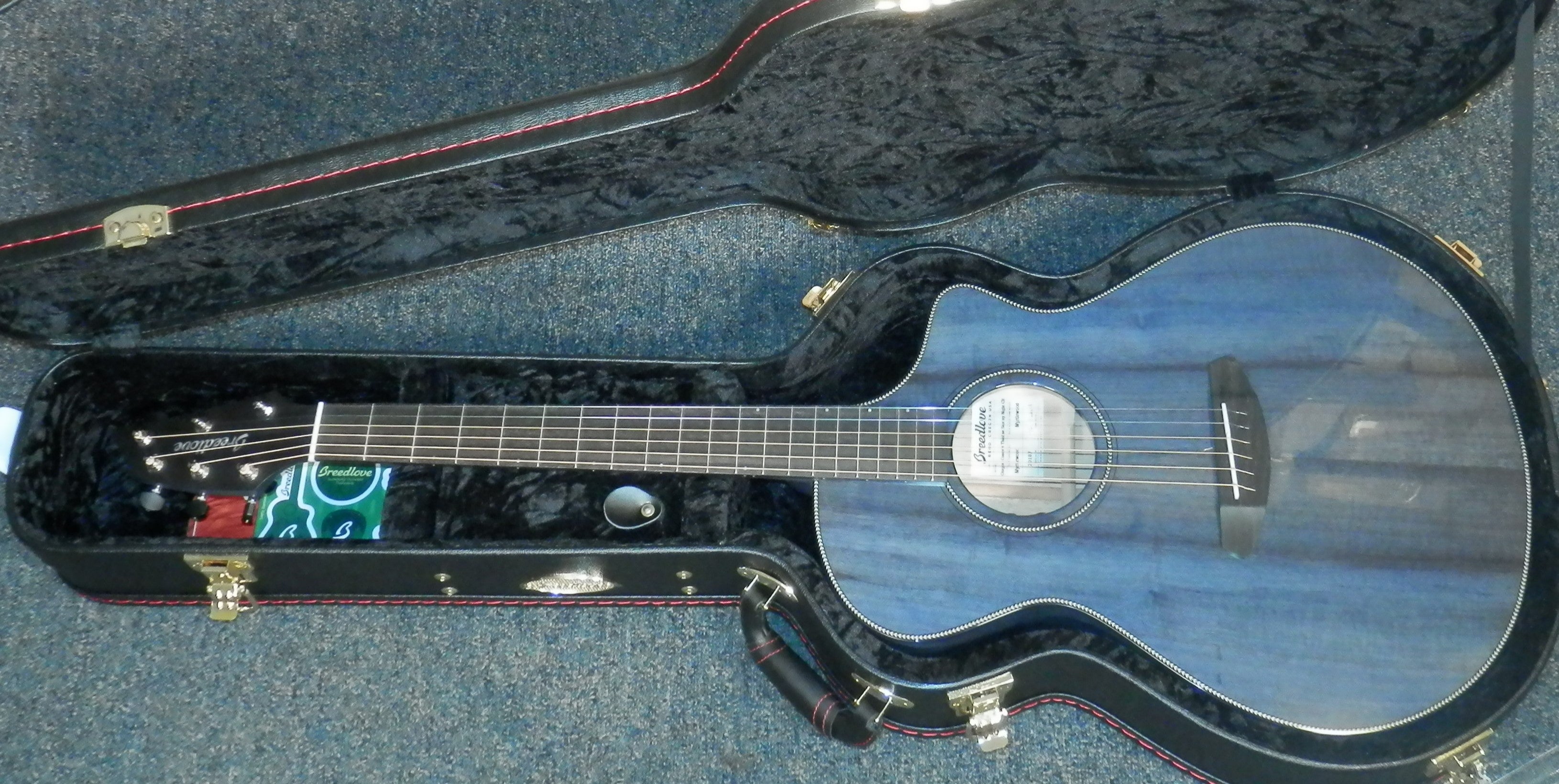 ブリードラブ BREEDLOVE AMERICAN SERIES OM Breedlove American Series OM SRe H - YouTube