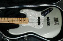 Load image into Gallery viewer, Fender American Standard Jazz Bass Inca Silver with case used 1998 Made in USA
