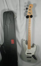 Load image into Gallery viewer, Fender American Standard Jazz Bass Inca Silver with case used 1998 Made in USA
