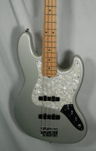 Load image into Gallery viewer, Fender American Standard Jazz Bass Inca Silver with case used 1998 Made in USA
