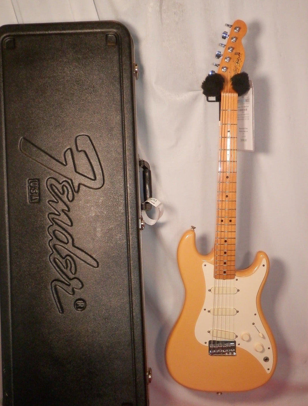 Fender Made in U.S.A. Bullet S-3 Maple Fretboard Butterscotch electric guitar with case used vintage 1981