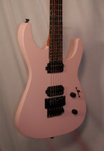 Load image into Gallery viewer, Jackson American Virtuoso Floyd Rose Shell Pink 24-fret electric guitar with case used
