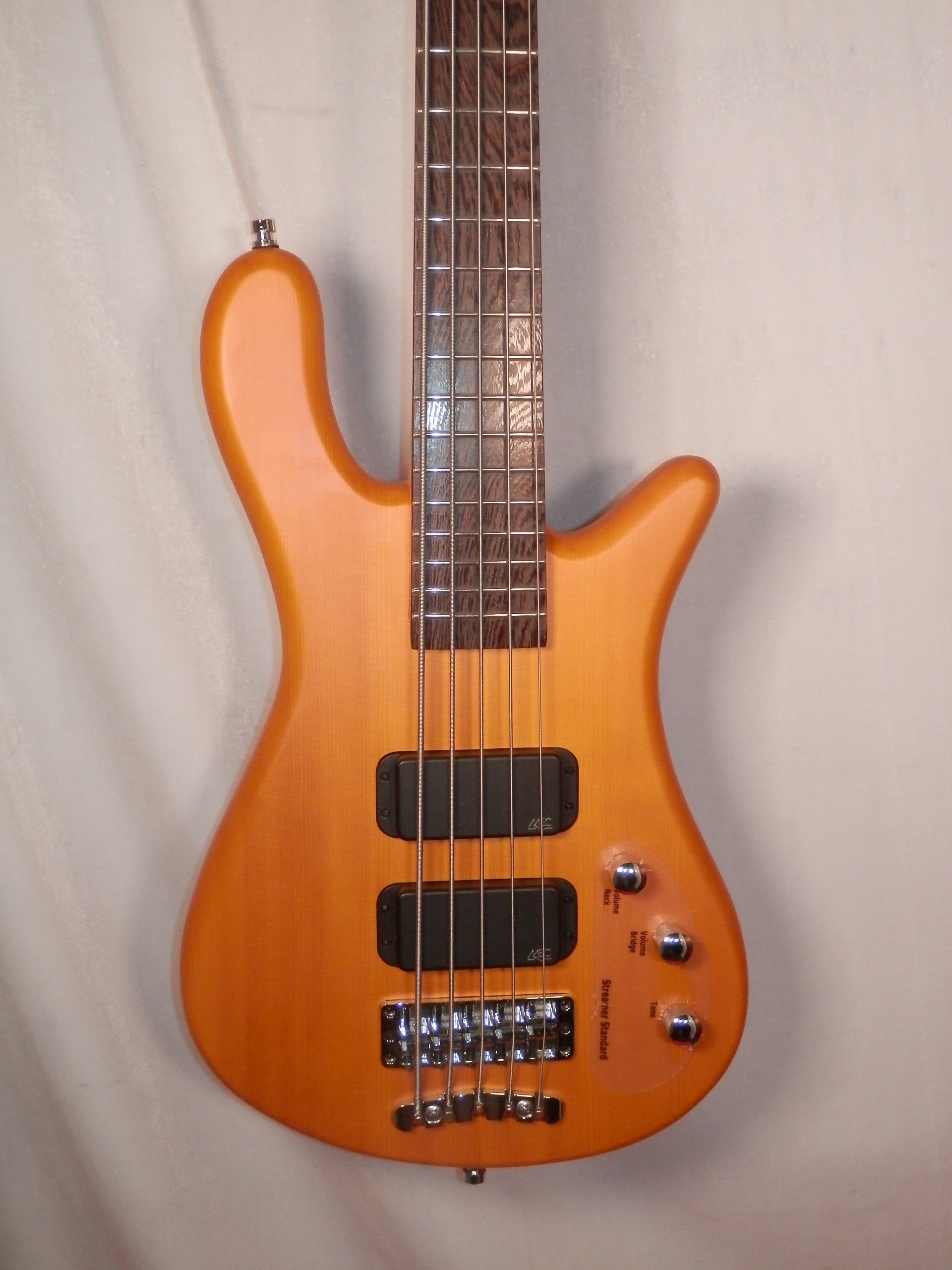 Bass Guitars – Tagged 