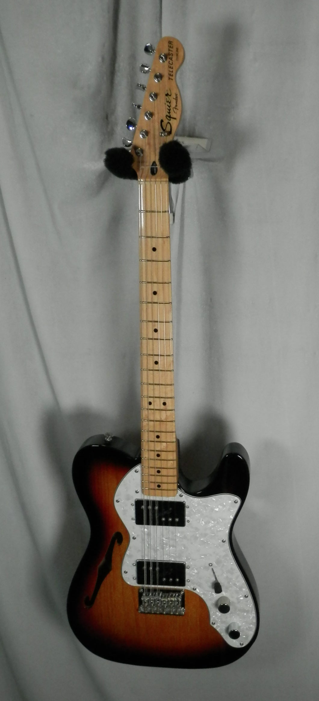 Squier by Fender Thinline Telecaster Sunburst Semi-Hollow electric guitar with gig bag used