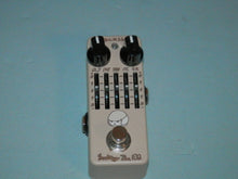 Load image into Gallery viewer, Effects Bakery Maritozzo Bass EQ graphic equalizer pedal used
