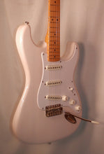 Load image into Gallery viewer, Squier by Fender Classic Vibe 50s Stratocaster White Blonde used
