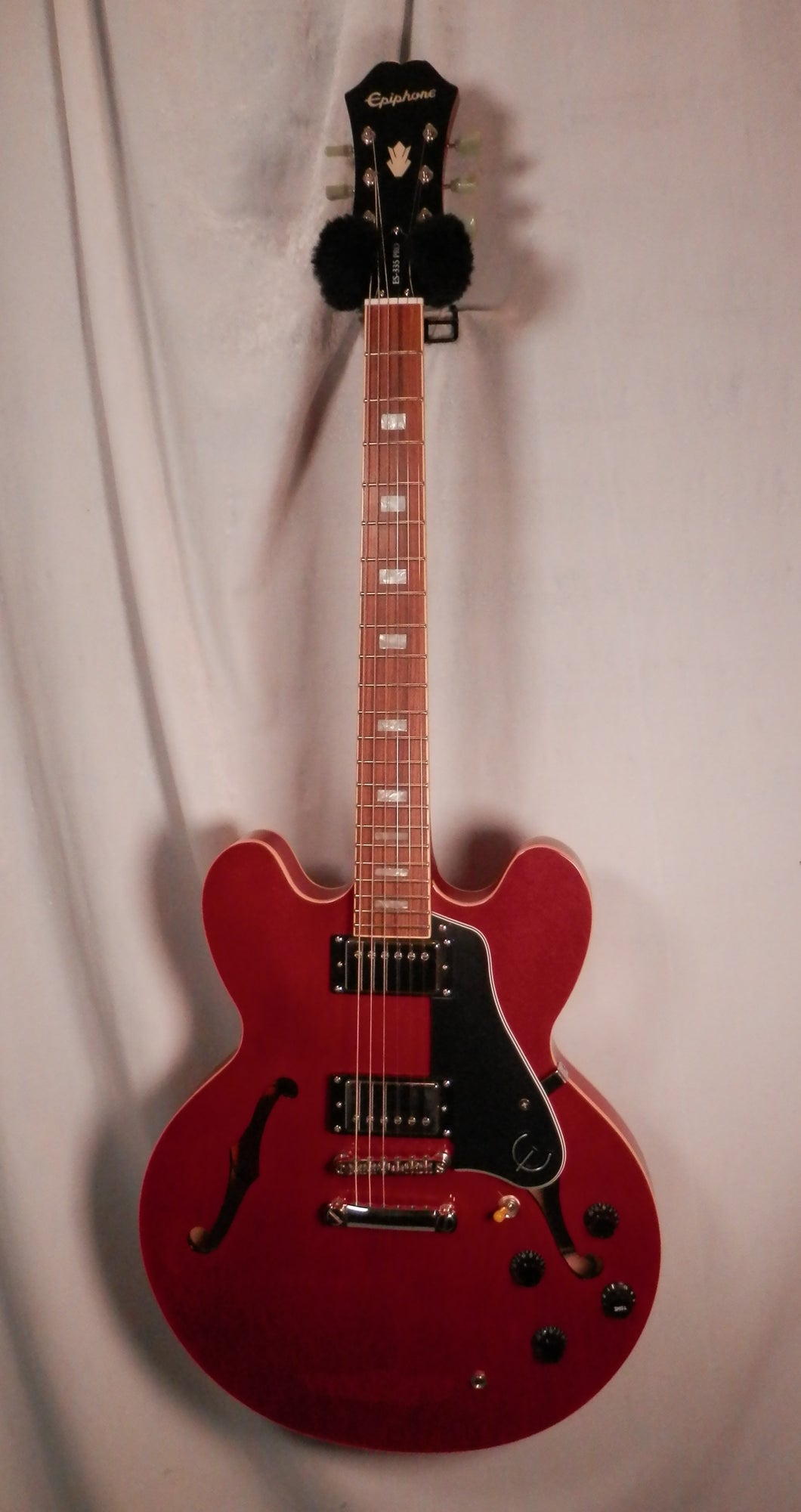 Epiphone ES-335 Pro Cherry semi-hollow electric guitar used