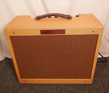 Load image into Gallery viewer, Victoria 20112 Tweed 1x12&quot; Tube Combo Amplifier *Open Box / Demo*
