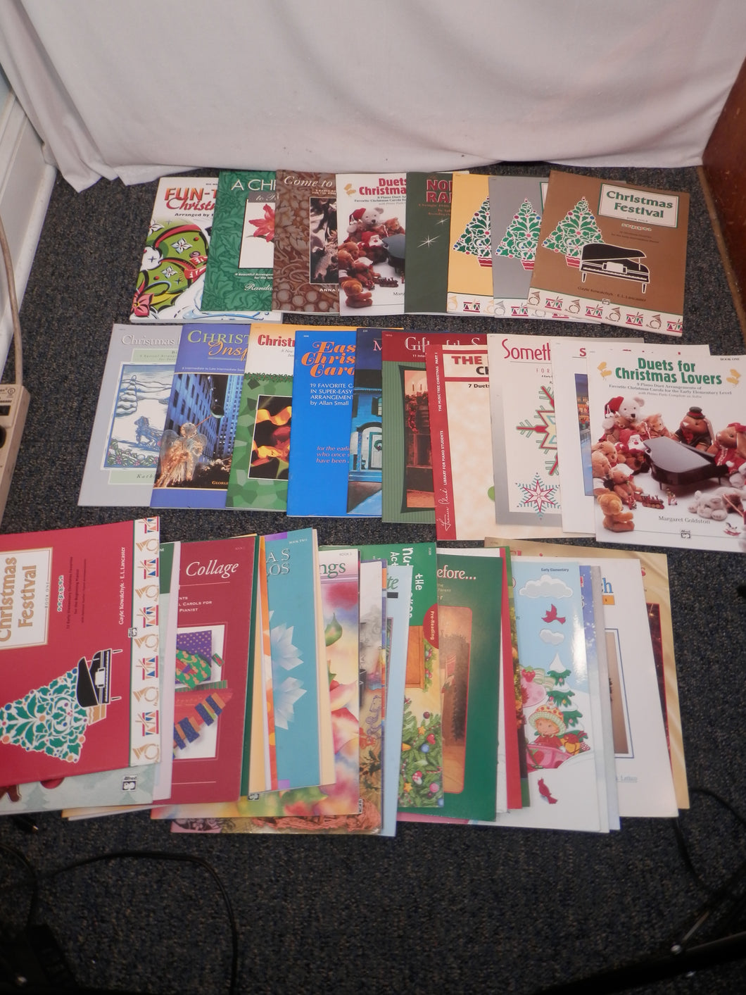 Alfred Music Christmas Sheet Music Student Level Graded Book Collection Lot of 43 Various Christmas Song Collections