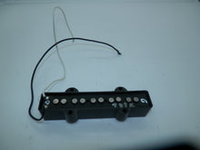 Load image into Gallery viewer, Unbranded 5-string Jazz Bass Pickup 7.50k ohms used
