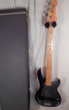 Load image into Gallery viewer, G&amp;L SB-1 Black Maple Fingerboard 4-string electric bass with case Made in USA
