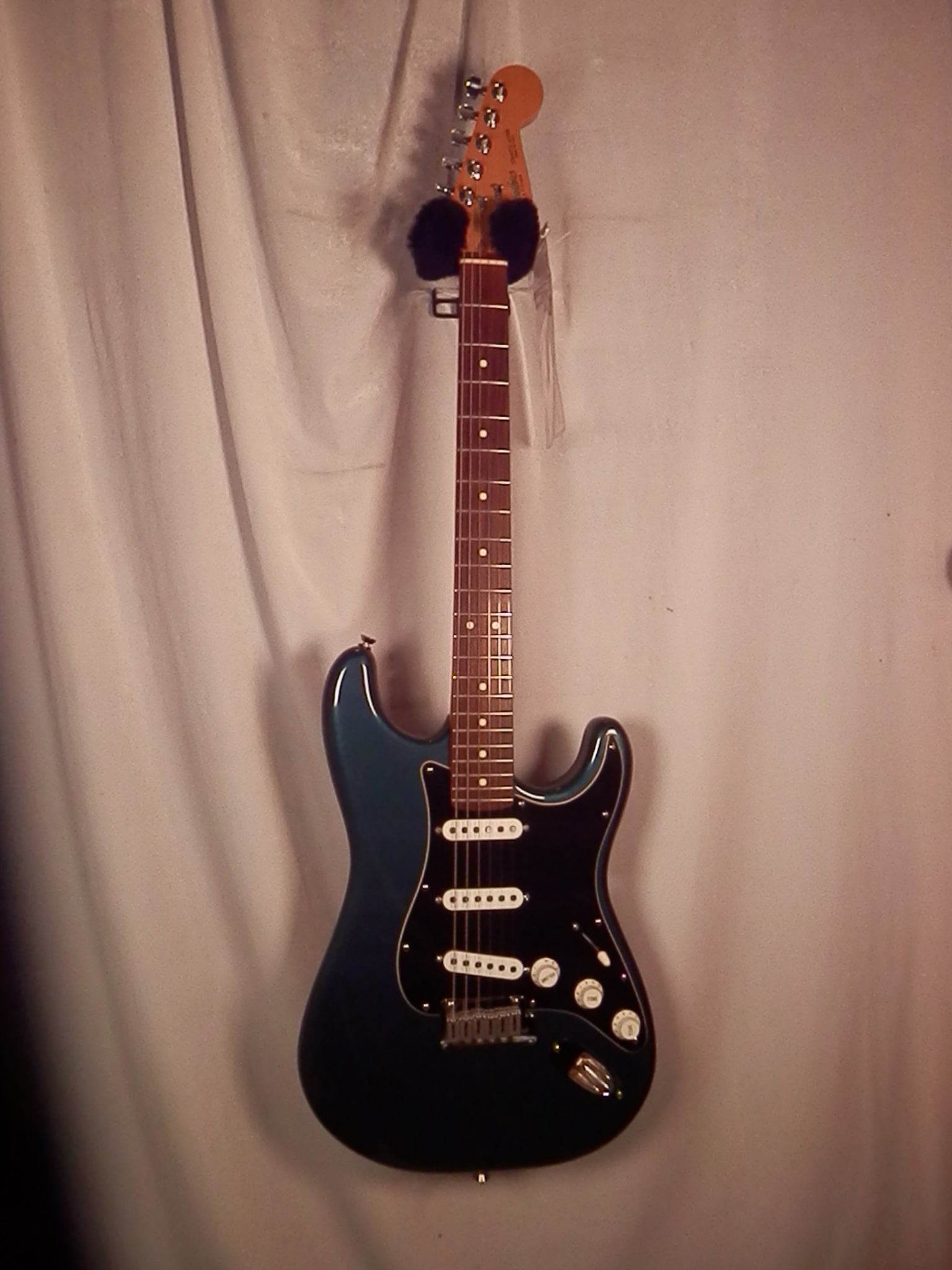Fender STRATOCASTER　エレキギター　濃紺・ネイビー Fender USA Stratocaster Blue Finish Rosewood Fretboard electric