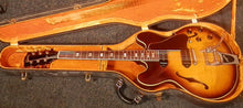 Load image into Gallery viewer, Gibson ES330TD Sunburst Thinline Hollow Body Electric Guitar with Bigsby and case vintage 1973 Factory 2nd
