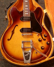 Load image into Gallery viewer, Gibson ES330TD Sunburst Thinline Hollow Body Electric Guitar with Bigsby and case vintage 1973 Factory 2nd
