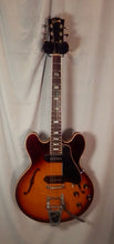 Load image into Gallery viewer, Gibson ES330TD Sunburst Thinline Hollow Body Electric Guitar with Bigsby and case vintage 1973 Factory 2nd
