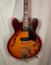 Load image into Gallery viewer, Gibson ES330TD Sunburst Thinline Hollow Body Electric Guitar with Bigsby and case vintage 1973 Factory 2nd
