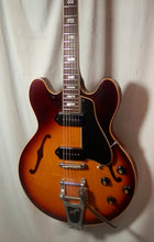 Load image into Gallery viewer, Gibson ES330TD Sunburst Thinline Hollow Body Electric Guitar with Bigsby and case vintage 1973 Factory 2nd
