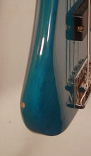 Load image into Gallery viewer, Modulus Quantum 4 Graphite Neck Aqua Burst 4-string electric bass with case 2008
