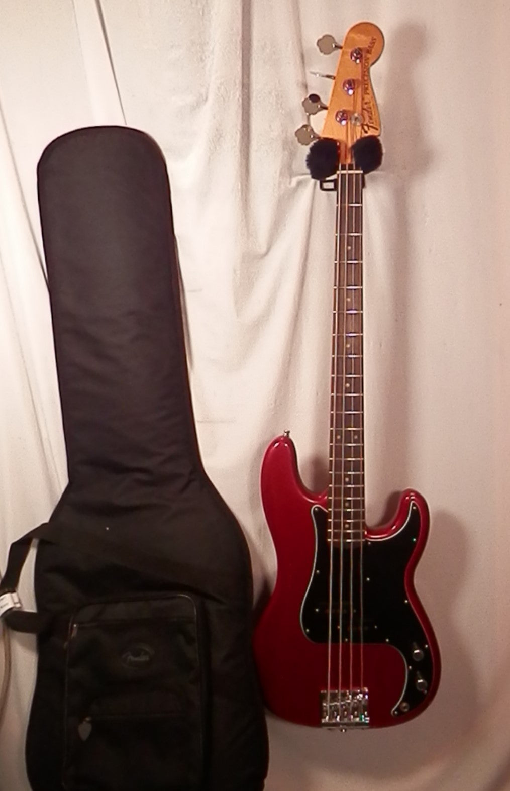 Fender Made in Mexico Nate Mendel Precision Bass Road Worn Candy Apple Red electric bass with gig bag 2023