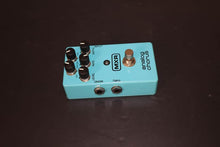 Load image into Gallery viewer, MXR M234 Analog Chorus guitar effect pedal used
