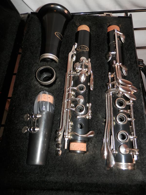 Vito Reso-Tone 3 Bb Student Clarinet with case and