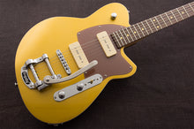Load image into Gallery viewer, Reverend Charger 290 with Bigsby Venetian Gold Electric Guitar NEW
