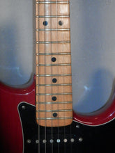 Load image into Gallery viewer, Fender USA Stratocaster with Lollar Blackface Pickups vintage 1979-80 Red
