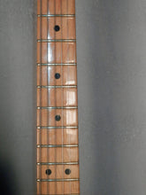 Load image into Gallery viewer, Fender USA Stratocaster with Lollar Blackface Pickups vintage 1979-80 Red
