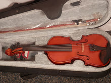 Load image into Gallery viewer, Maple Leaf Strings MLS120V14 1/4 size violin outfit
