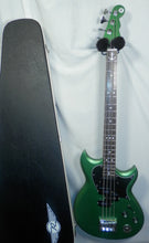 Load image into Gallery viewer, Reverend Signature Series Mike Watt Wattplower Mark II Satin Emerald Green Short Scale Bass with case New
