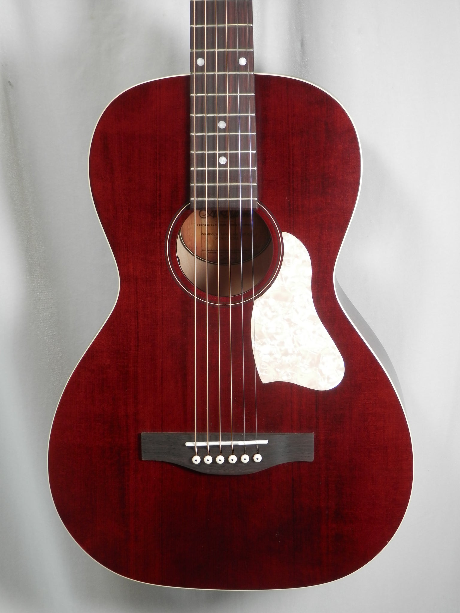 Art & Lutherie Roadhouse Parlor Tennessee Red Acoustic Electric