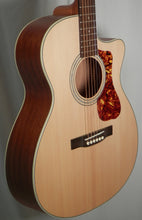 Load image into Gallery viewer, Guild OM-240CE Natural Satin Orchestra Model Cutaway Acoustic Electric

