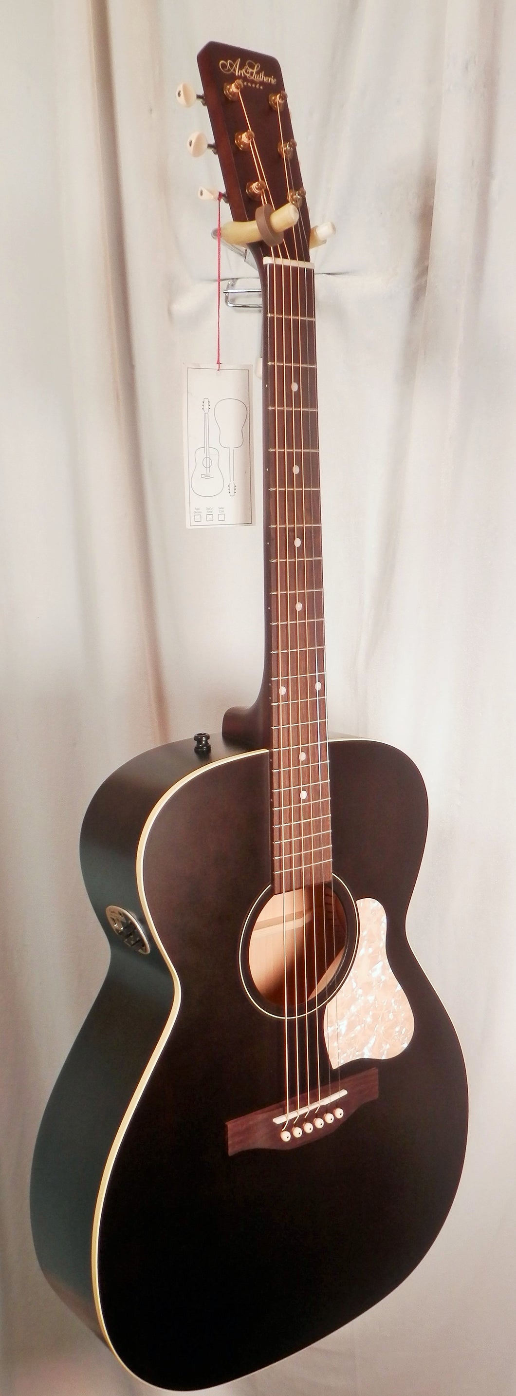 Art & Lutherie 042388 Legacy QIT Faded Black Concert Hall Acoustic Electric