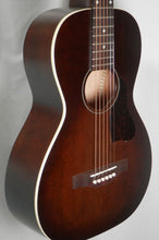 Load image into Gallery viewer, Art &amp; Lutherie 042395 Roadhouse Parlor w/ Electronics Bourbon Burst
